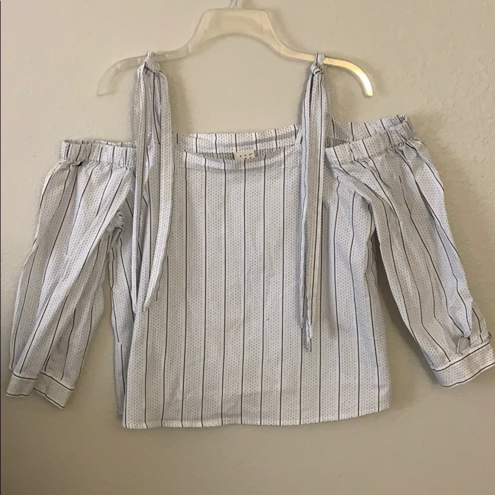 Off the Shoulder Pin Strip Tie Flowy Blouse